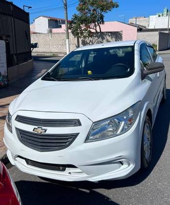 CHEVROLET ONIX 1.0 MPFI JOY 8V FLEX 4P MANUAL CHEVROLET ONIX 1.0 MPFI JOY 8V FLEX 4P MANUAL